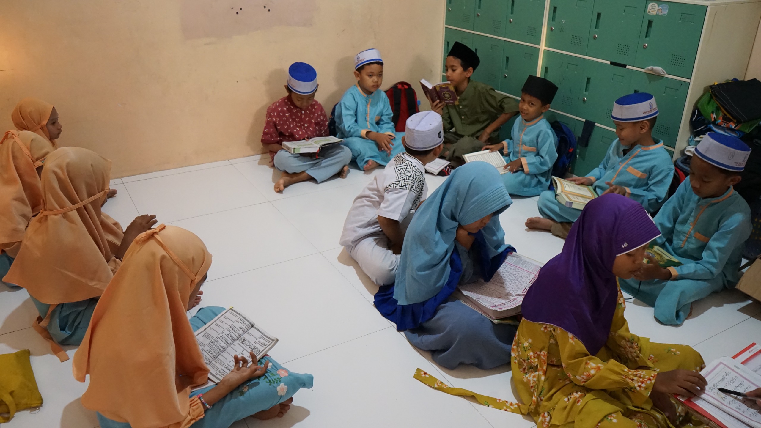 Halaqah Al-Qur'an Santri